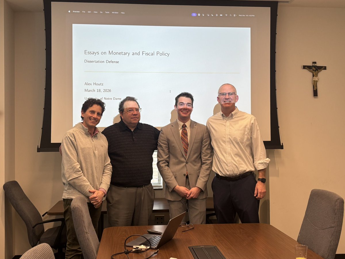 Notre Dame Economics tweet media