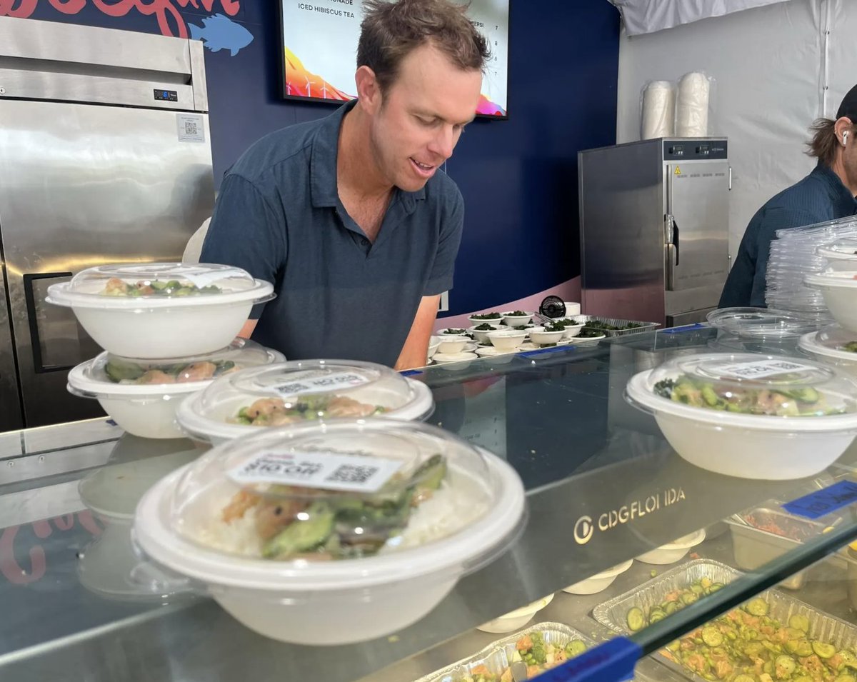 Tim Newcomb tweet media