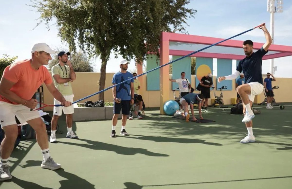 Tim Newcomb tweet media