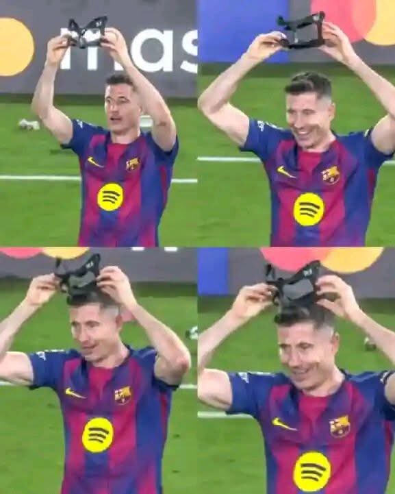 QUELLE AURA 😍🙌!

Juste après avoir inscrit son doublé qui a qualifié l'équipe pour les quarts de finale de la Ligue des Champions,

Robert Lewandowski a retiré son masque et a mimé le geste de se couronner, lui, l'attaquant le plus régulier de son époque. Le troisième meilleur