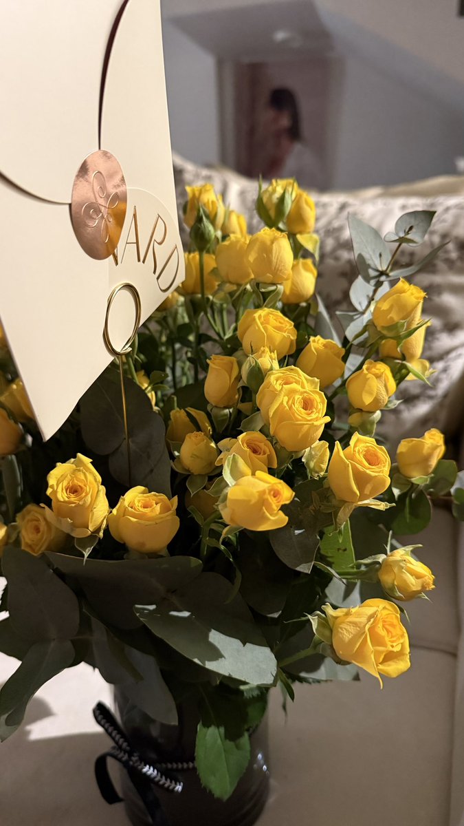 Tami_88888's tweet photo. ينعاد عيدي معك يا محلّي أعيادي 
عساك تبقالي بكل عيد يا روح الروح🥹💛💛✨ https://t.co/C91f7jY1Eh
