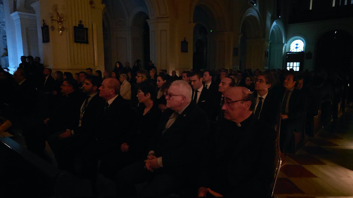 AytoMurcia's tweet photo. Bendición del Santo Cristo de la Concordia de la Real y Muy Ilustre Cofradía del Santo Sepulcro de Nuestro Señor Jesucristo.

📍Iglesia de San Bartolomé https://t.co/sKrfkM4lAA