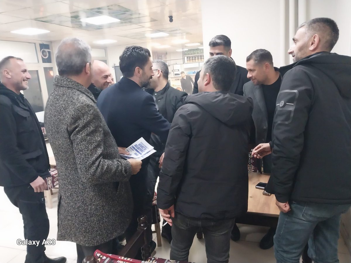 İl Eş başkanımız il örgütümüzle birlikte İnalı Mahallesi’nde Newroz çalışmaları  kapsamında halkımızla bir araya geldi. 

22 Mart’ta alanlarda buluşmak için güçlü çağrımızı yineledik.
Newroz pîroz be!