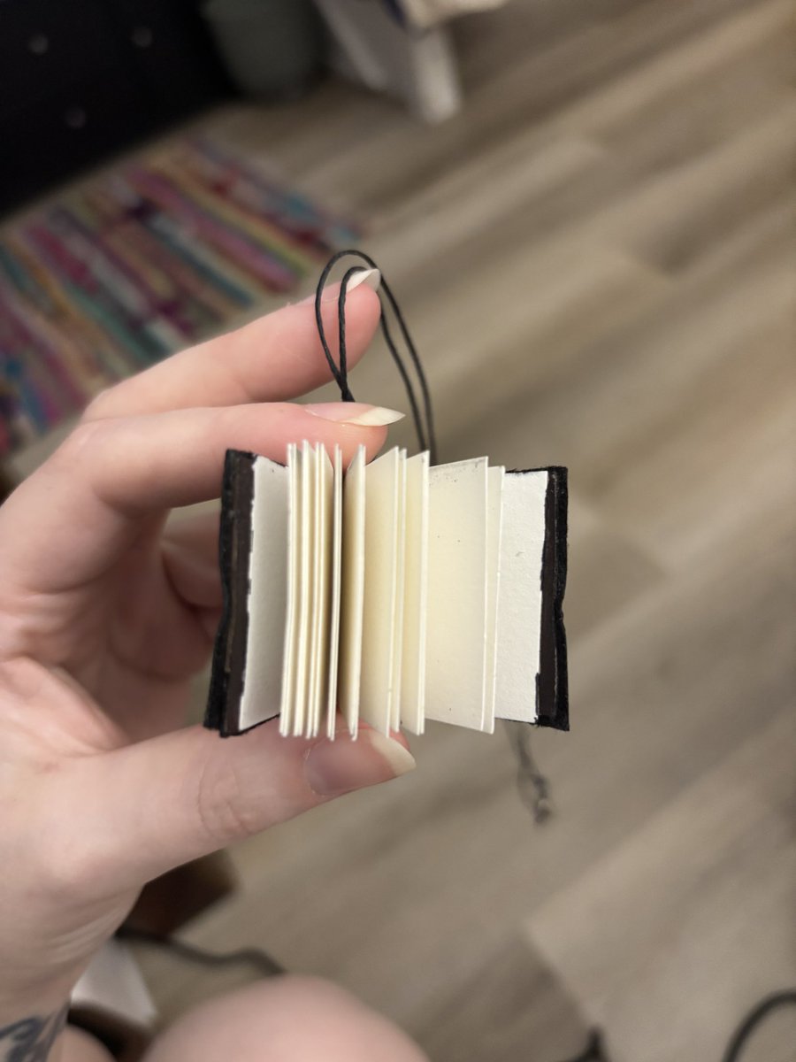 robyn 👼 tweet media