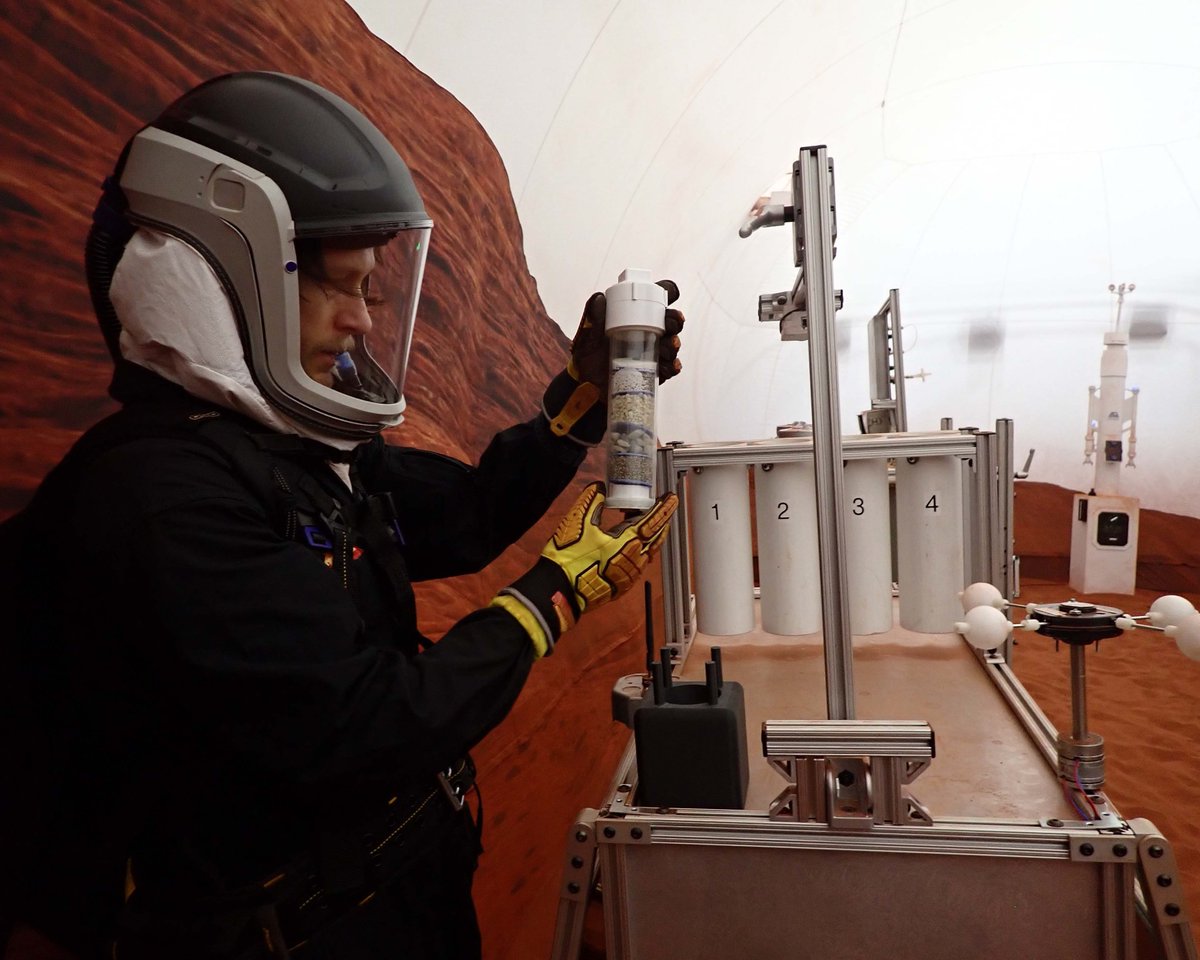 NASA's Johnson Space Center tweet media