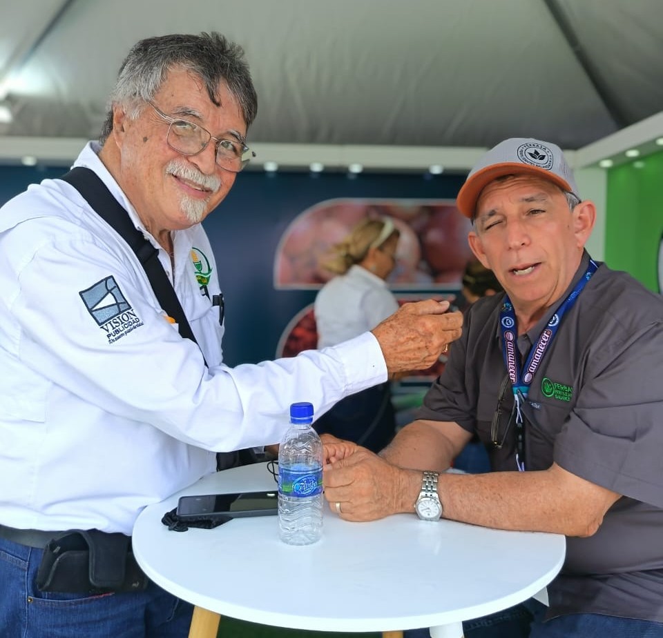 VISIÓN AGROPECUARIA WEB Y VAR RADIO ON LINE tweet media