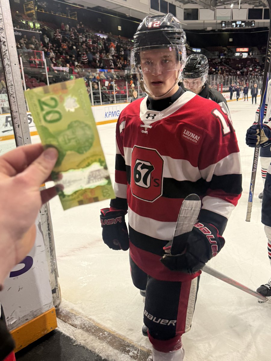 Ottawa67sHockey's tweet photo. eyes on the prize 💵🤑#2down1togo
67's up 3-1 after 2 periods 🤛 https://t.co/tq5A32WbLq