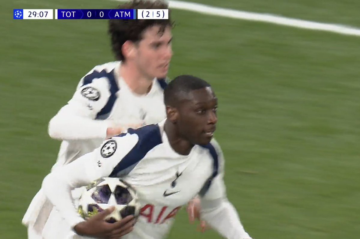 The Touchline | 𝐓 tweet media