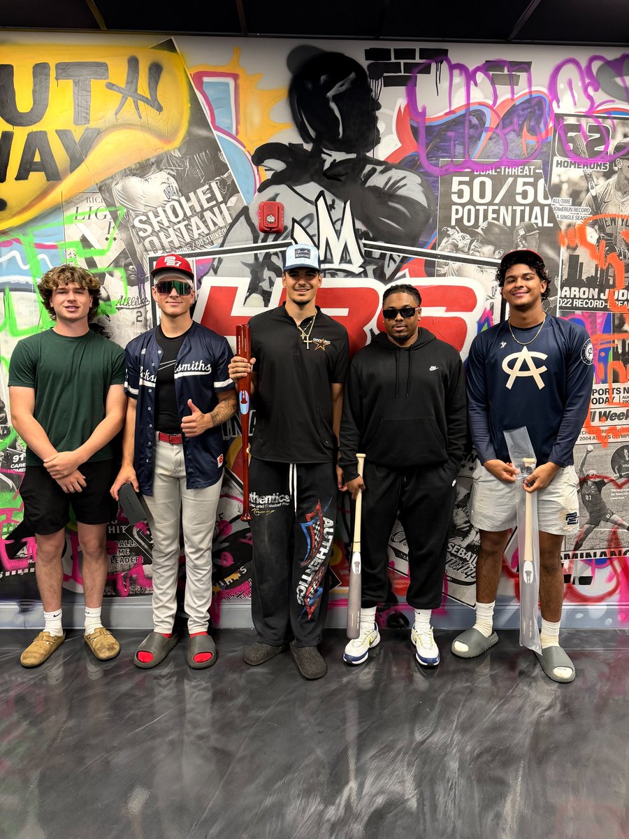 HeadbangerSports tweet media