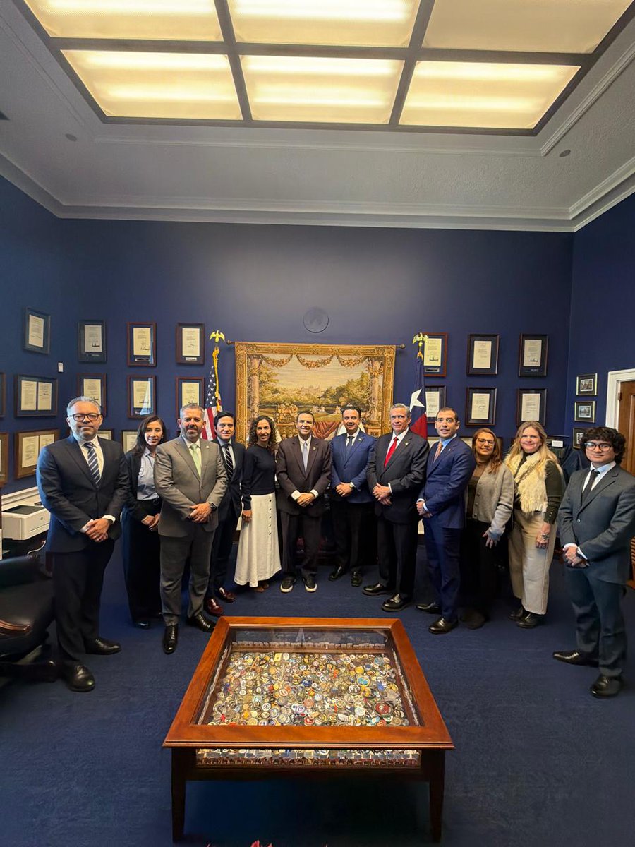 Coparmex's tweet photo. 🇲🇽🇺🇸 En el marco de la gira de #Coparmex en Washington, D.C., sostuvimos una reunión con el congresista @RepCuellar.
 
🤝 Encabezados por nuestro Presidente Nacional, @jsierraalvarez, dialogamos sobre la importancia de fortalecer la relación bilateral, avanzar hacia una frontera más competitiva y atender los retos en materia de seguridad.
 
📌 Coincidimos en la relevancia de mantener y fortalecer el T-MEC como eje de integración regional, así como en vincular estos esfuerzos con nuestros centros empresariales en la región fronteriza.
 
👥 Por parte de nuestra delegación también participaron @AngelGLascurain, Vicepresidente Nacional de Desarrollo Económico; @_ocastillo, Consejero Nacional; @cauhdez, Presidente de la Comisión de Energía; @fernandotrevino, Vicepresidente de Asuntos Internacionales; Ivette Camacho, Consejera Delegada para la Relación con Canadá; Joaquín Aguirre, Presidente de la Comisión de Comercio Exterior; y @mylenecano9, Directora de Análisis y Economista en Jefe.