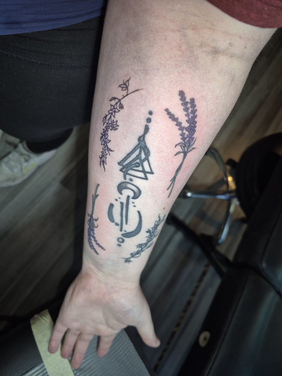 Pink Zombie 🌹🧟♀️💖 tweet media