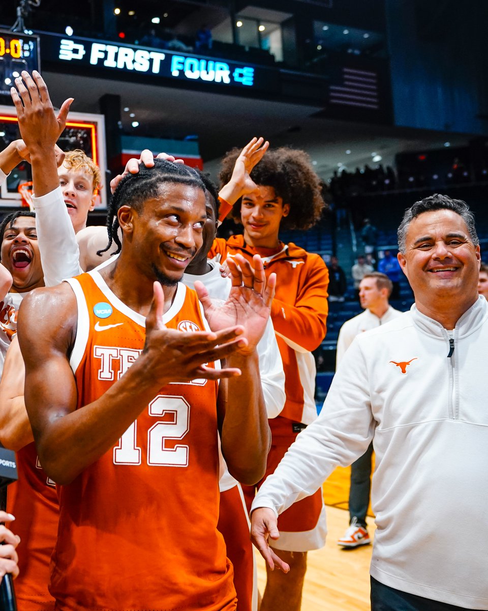 TexasMBB's tweet photo. this is March 🤘

#HookEm | #AlwaysCompete https://t.co/Kj9IZdibjT