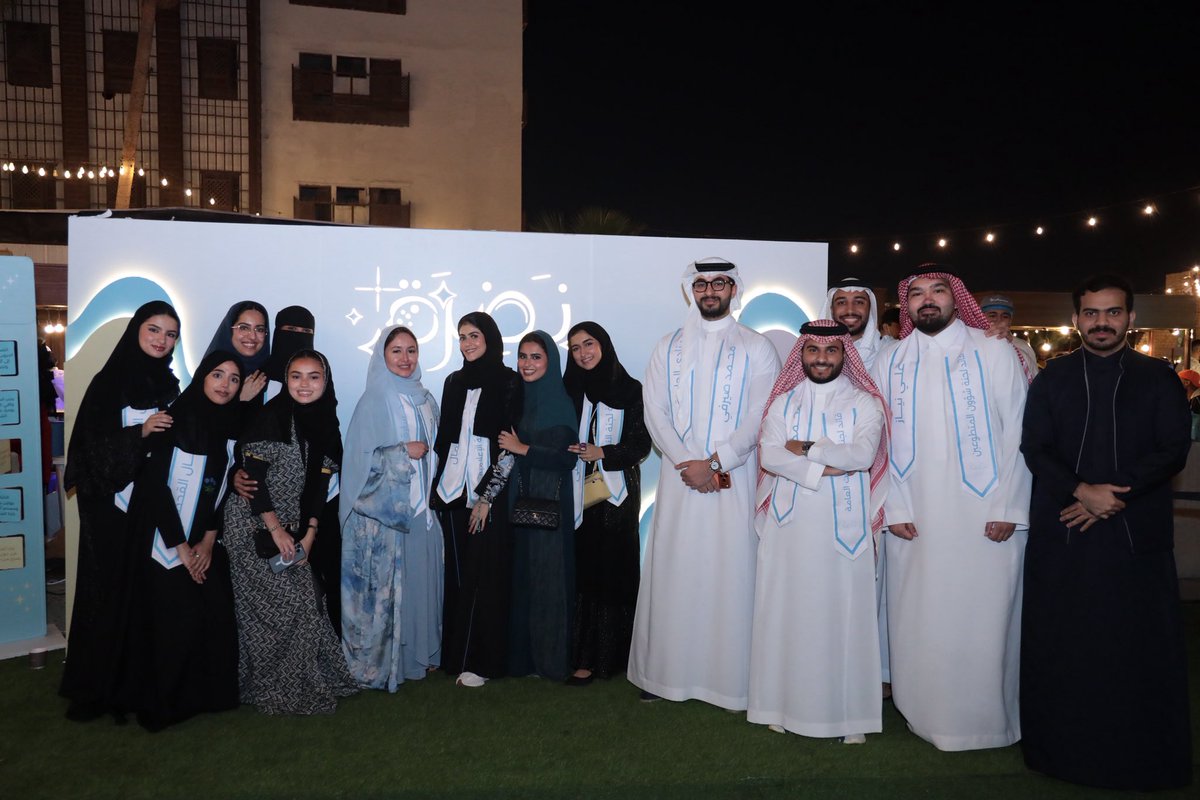 whoIsLnln tweet media