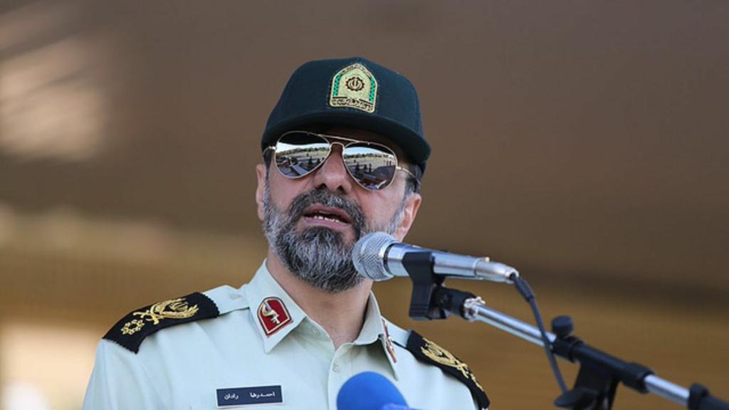 پیام سردار رادان به ربع پهلوی: اگر گاردت جاویدان بود، بابات رو نگه می‌داشت!

#تا_پای_جان_برای_ایران
#لبیک_یا_خامنه_ای
#ماییم_منتقمون