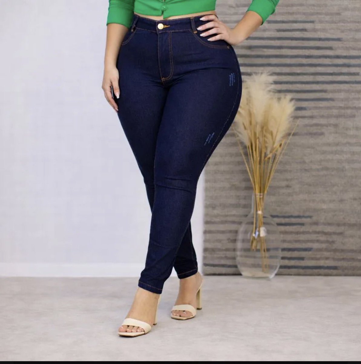 cabral_tay8031's tweet image. Olha o que eu encontrei! 

Calça Jeans Plus Size Cintura Alta Elastano Lycra Modeladora no Mercado Livre. 

Entra aqui: meli.la/2rzCwPV

#marketingdigital #mktdigital #afiliados #empreendedorismo #negocios #rendaextra #ganhardinheiro #trabalharemcasa