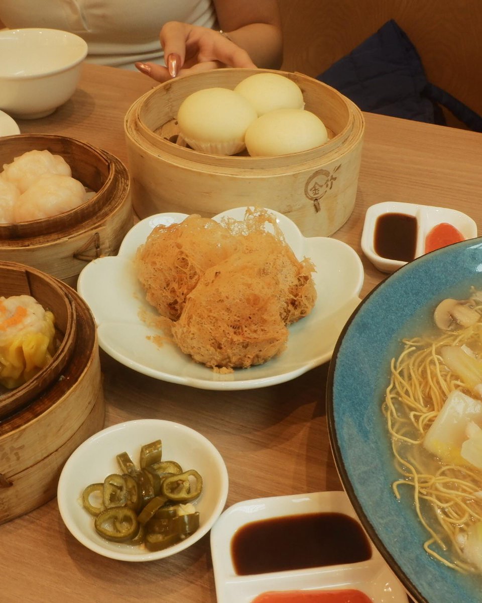 Martha de Brabo tweet media