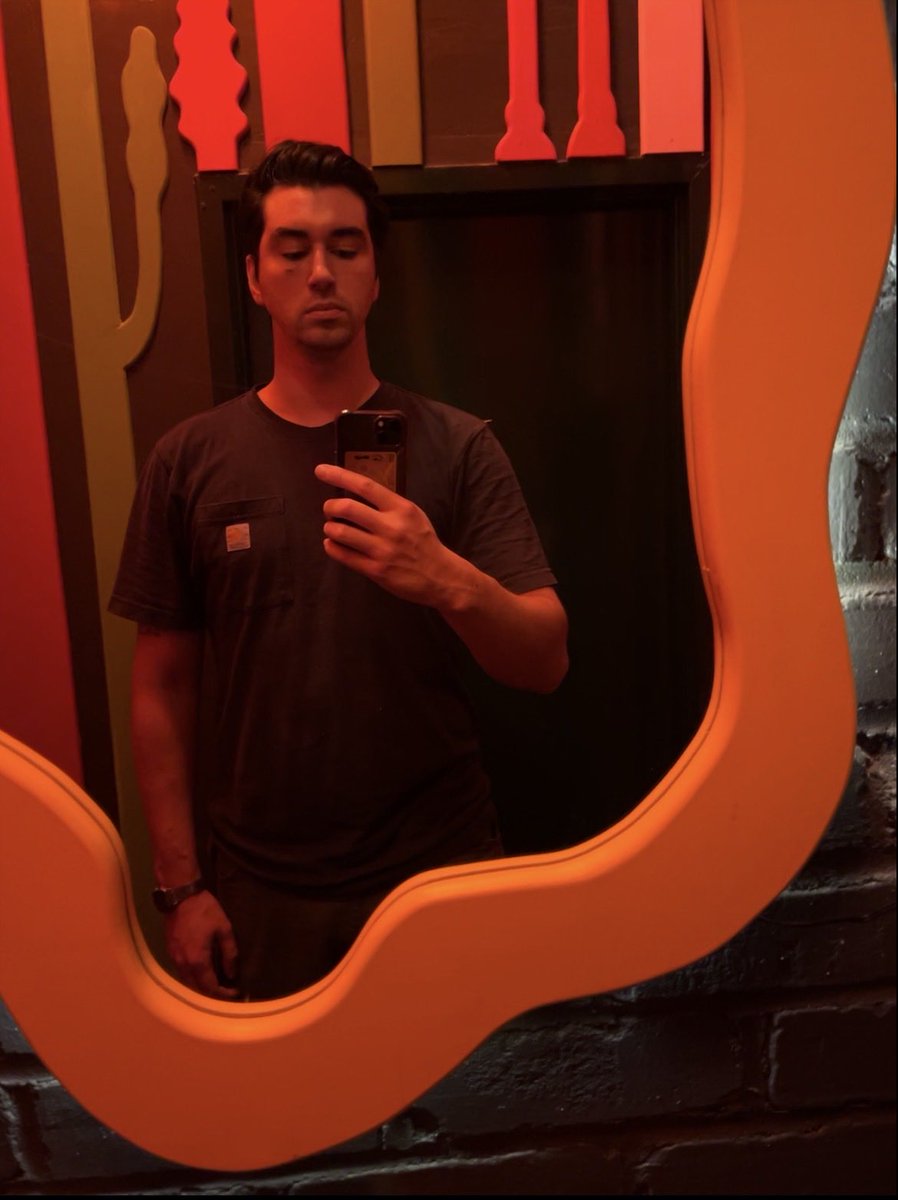 Hollywood Deals tweet media