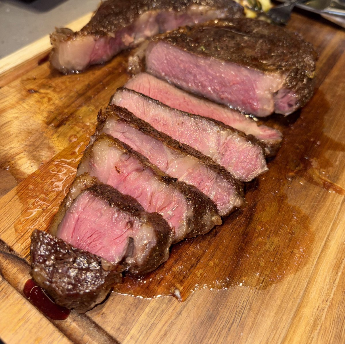 Sama Hoole tweet media