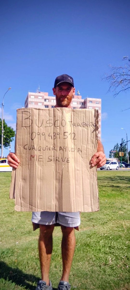 Fachoypico's tweet photo. ❌ Frente al Shopping Nuevo Centro.

Cuando una persona no pierde su dignidad bajo ninguna circunstancia.

Hay que ayudarlo.

El Gobierno de Orsi se olvida por completo de su pueblo.
País con hambre y sin trabajo.
#ElGobiernoTeMintió https://t.co/jA8EbUZyma