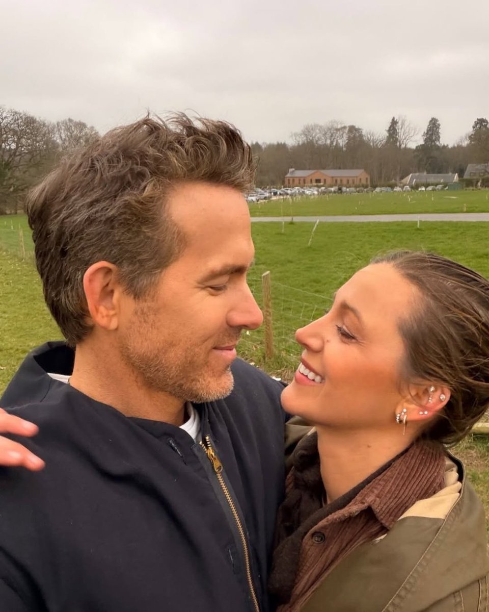 HELLO! Canada tweet media