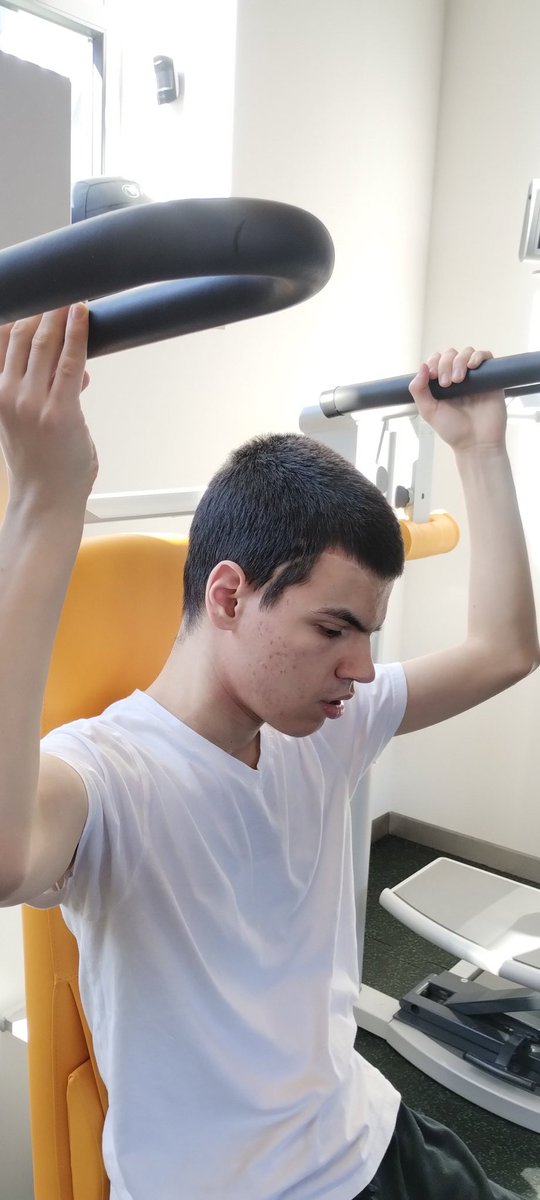 Vezbamo godinama,ovako slep,bez boja
Trudi se,bori se...
SMS 118 na 3030...
#slep #tumor