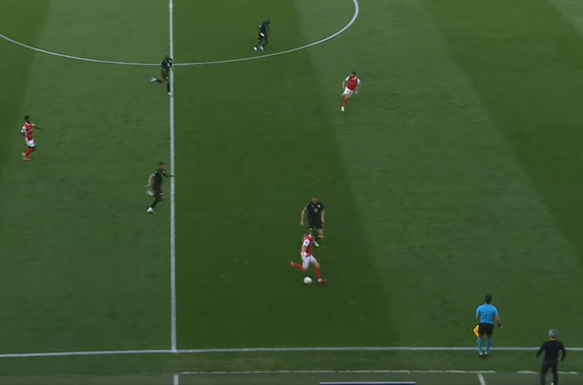 Pau Victor, joga e faz jogar. E porque nem só de golos se faz um ponta de lança, aqui ficam dois momentos deliciosos, no 1-0 e no 3-0. A somar a isto, foi incansável na pressão. Jogadorzaço.