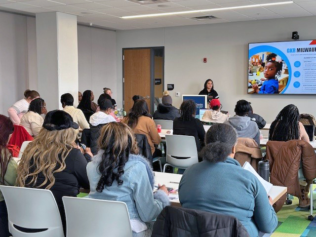 MKESucceeds's tweet image. On March 14, Milwaukee’s #ECE programs got their first look at our #GetKidsReady Milwaukee Cohort! Program owners and directors joined small group discussions to share their experiences, learn about our cohort and explore how they could be part of this exciting opportunity.🌱