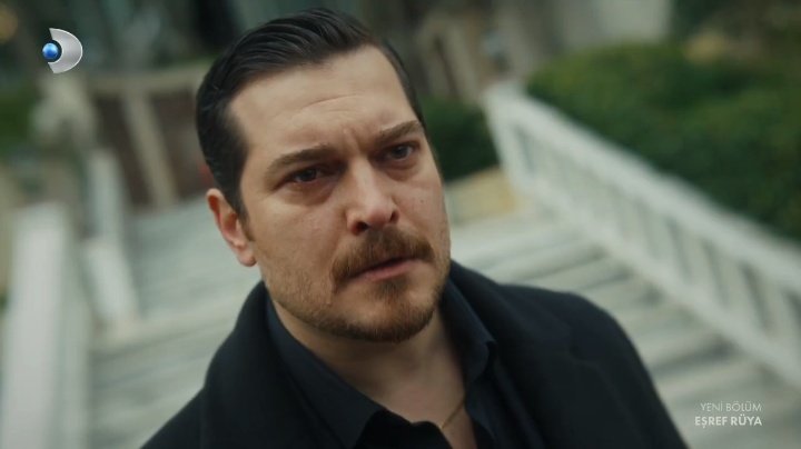 therealGiusy's tweet photo. HIM REALISING THAT HIS RÜYA WAS RIGHT NEXT TO HIM ALL THIS TIME,THT HIS HEART NEVER BETRAYED HIS LOVE FOR THAT LITTLE GIRL WHO STOLE HIS HEART AND HE FELL IN LOVE WITH HER A SECOND TIME WHEN HE MET HER AGAIN ❤️😭😭😭😭

#EşrefRüya https://t.co/2xEHIgRNzz
