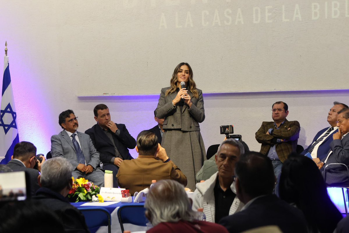 Alessandra Rojo de la Vega tweet media