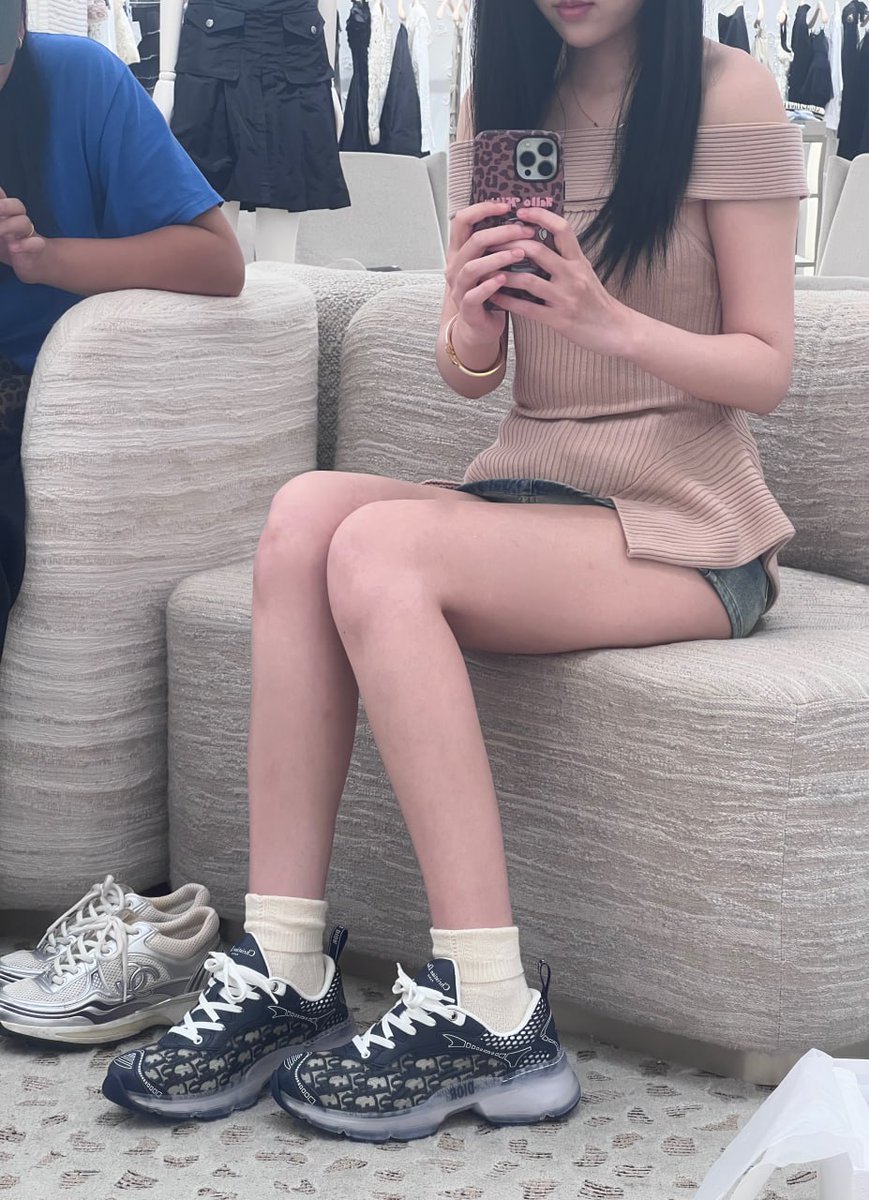 Sweet Hana tweet media