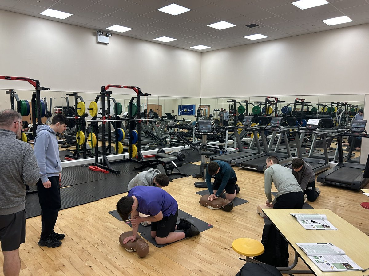 CoatbridgePE's tweet photo. Thanks to Mr Gavin &amp; @NLActiveSchools for organising some invaluable First Aid training for our Sport Leaders! Thanks to Stephen L for delivering the full day sessions to our groups over the past two weeks. #FirstAid #SportLeaders https://t.co/dvAveL4dC9
