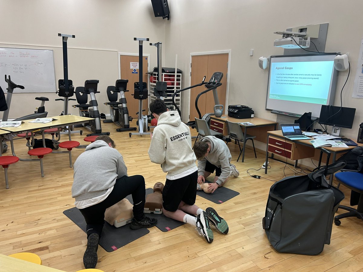 CoatbridgePE's tweet photo. Thanks to Mr Gavin &amp; @NLActiveSchools for organising some invaluable First Aid training for our Sport Leaders! Thanks to Stephen L for delivering the full day sessions to our groups over the past two weeks. #FirstAid #SportLeaders https://t.co/dvAveL4dC9