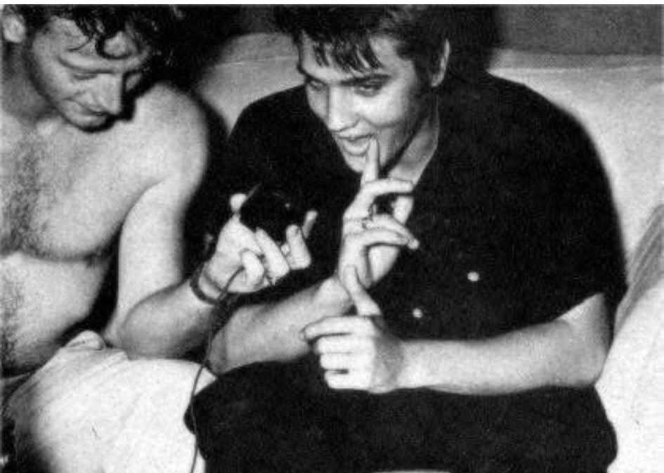 True Elvis Fan 4Life 🕺🎸🎤 tweet media