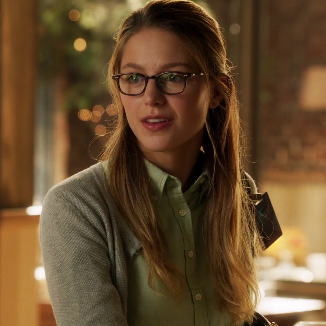 V // #SaveLegendsOfTomorrow tweet media