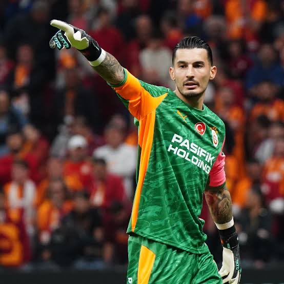 gusholderhaber's tweet photo. Uğurcan, Galatasaray’ı ayakta tuttu.

İlk yarıda 7 kurtarış! 🇹🇷🇹🇷 https://t.co/hNcdflc4w3