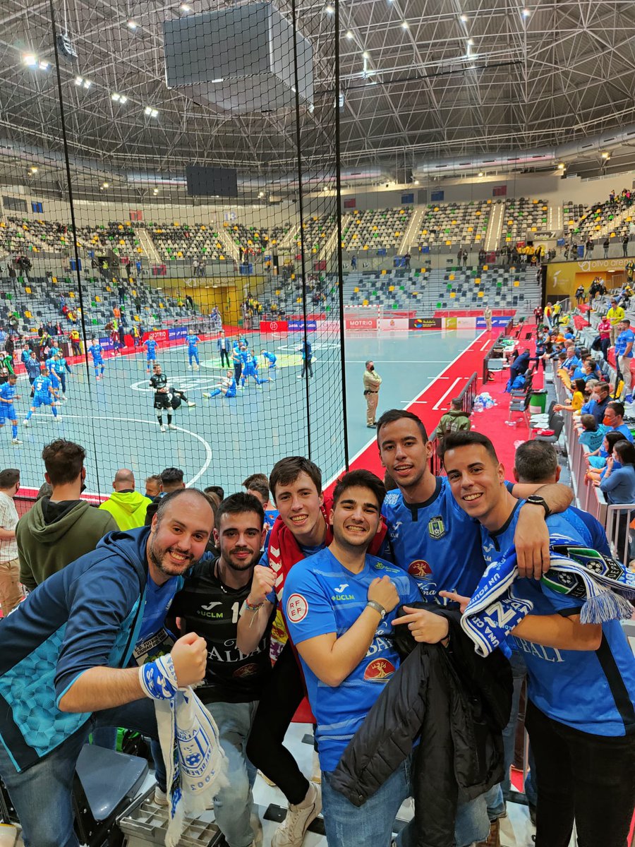 _rubenjimenez's tweet photo. Quién me hubiese dicho hace unos meses que ahora estaríamos aquí, en primera línea de cubrir al equipo de mi corazón en una Copa de España. 🏆

Diferente sensación, mucho trabajo por delante, e ilusión intacta. Y lo más importante, los de siempre, mi gente, en la grada 💙 https://t.co/BN3IWZf8gh