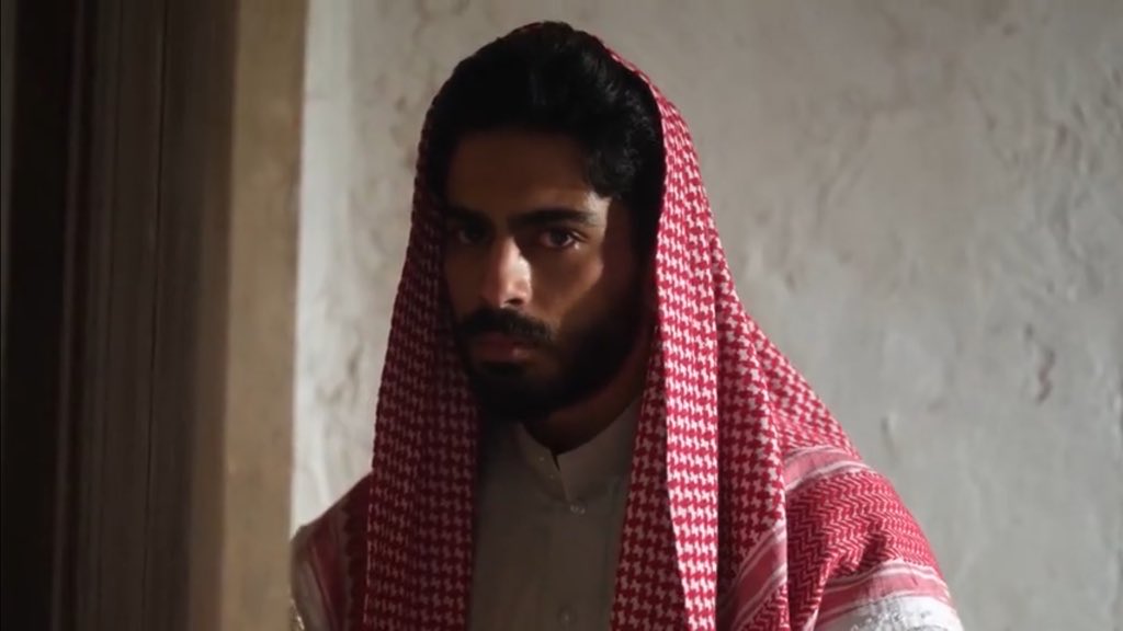 0sces's tweet photo. ممكن نتكلم عن هالمشهد؟ قسم بالله خرشني كيف تغيرت نظراته فجأة وتغير من متعب المكسور لواحد ثاني تماما 😱😱😱😱😱مو طبيعي كيف التنقل بين الشخصيات والمشاعر زي شرب الموية عنده ما شاء الله تبارك الله https://t.co/AkjQ2zzzo7