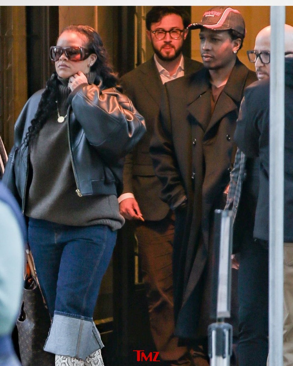 Rihanna Facts tweet media