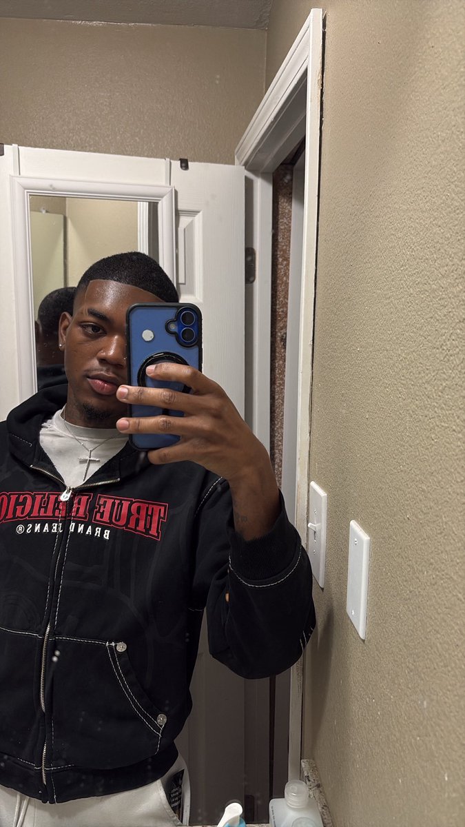 PDITTY__'s tweet photo. cut my dreadssss💔😩 https://t.co/PVkSk7cI8w