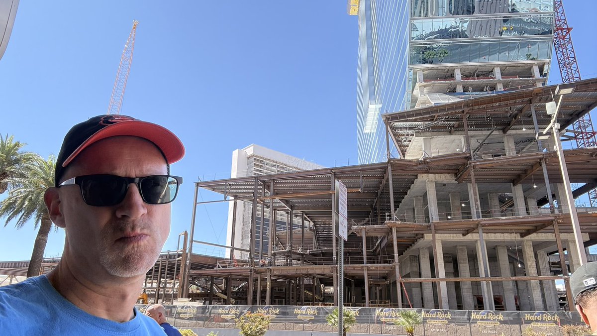 The Ellagio tweet media