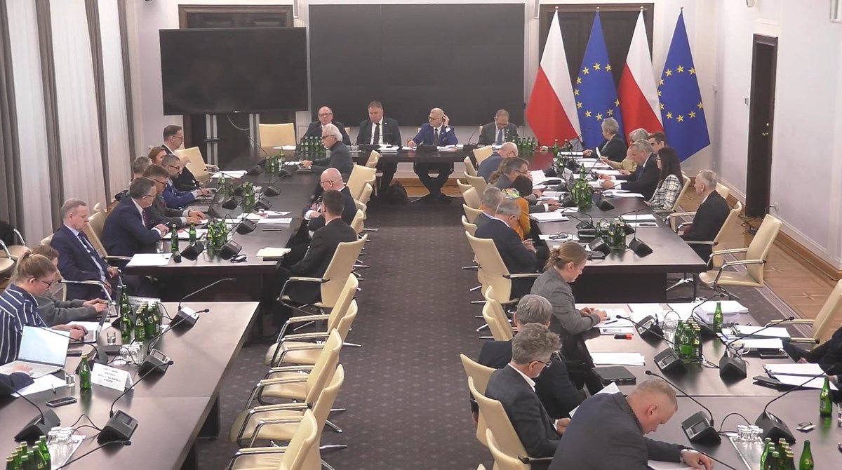 Dariusz Lasocki tweet media