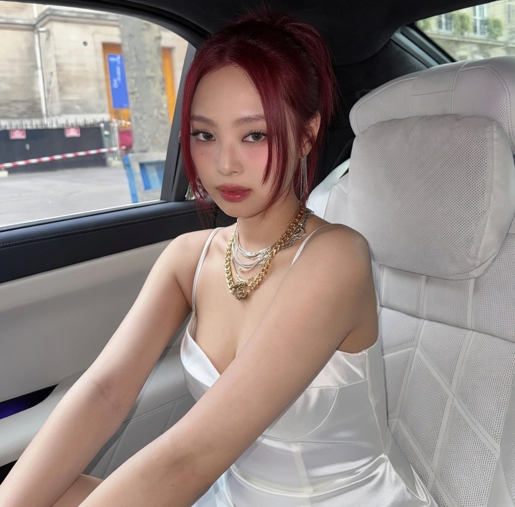 rubyjenniepink1 tweet media