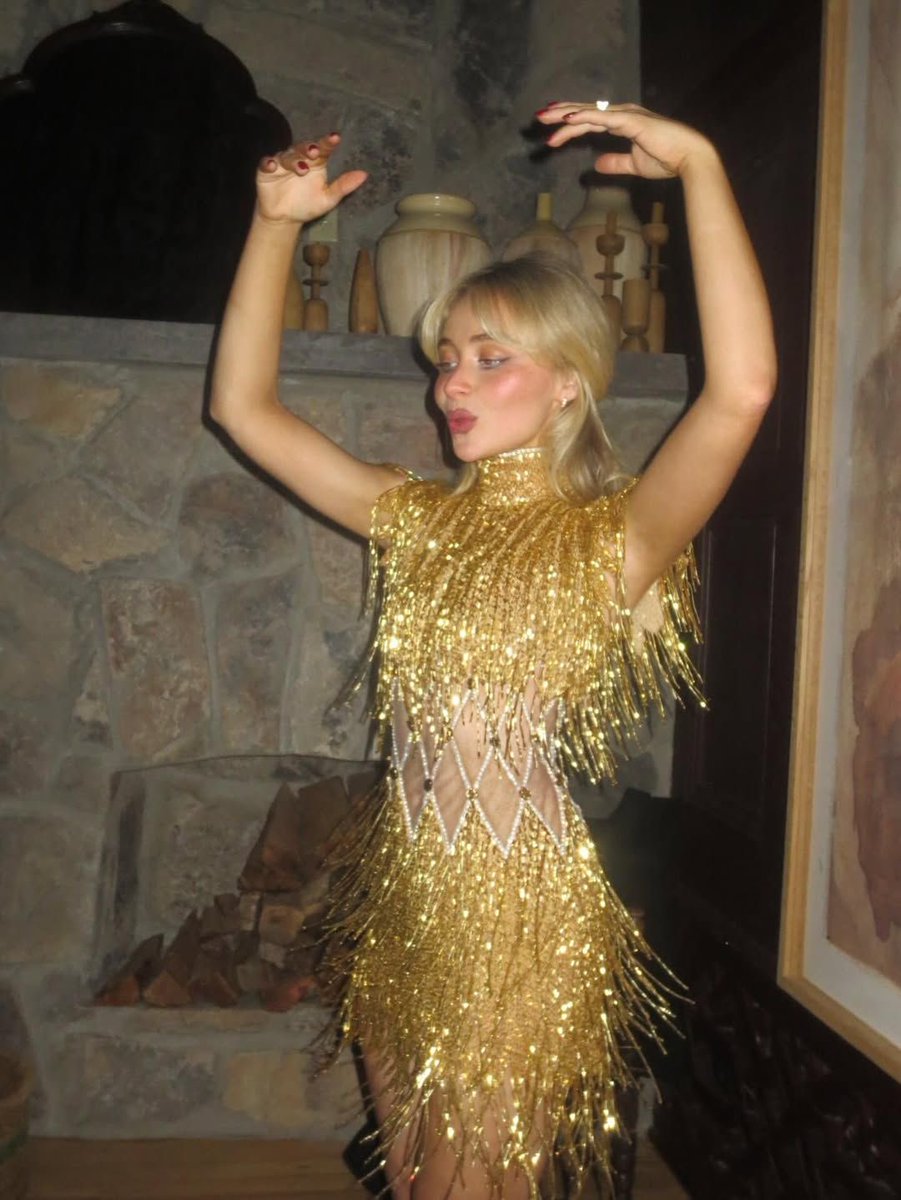 <Sabrina in Bob Mackey