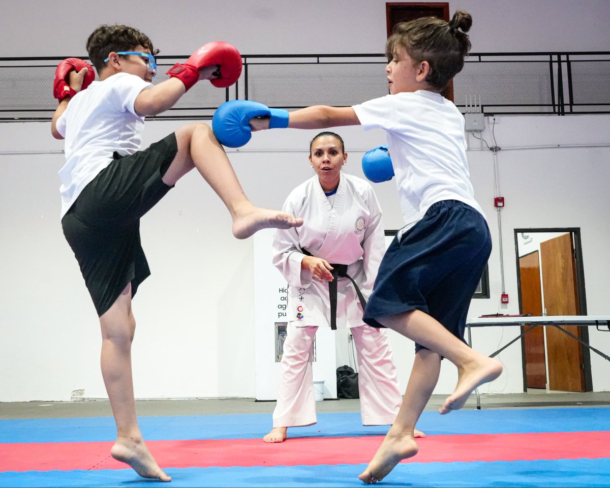 sndpy's tweet image. #EscuelasDeportivas🙌🏼 •  #Karate🥋 y #LuchaOlimpica🤼‍♂️ activan la tarde en el #ComplejoSND💫 

Los chicos de lucha participaron de una exhibición del Team Paraguay🇵🇾, mientras que karate tuvo una clase especial🎖🫶🏽 

#ElDeporteNosUne🤝
