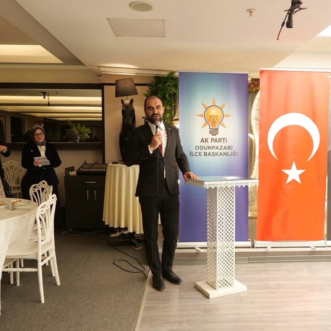 Genel Başkan Yardımcımız Sayın Hasan Basri YALÇIN, Milletvekilimiz Prof. Dr. Ayşen GÜRCAN, İl Başkanımız Sayın Gürhan ALBAYRAK, MKYK Üyemiz Sayın Mürsel ÇAVDAR, Meclis üyelerimiz ve Teşkilatımızın her kademesinden kıymetli dava arkadaşlarımızın katılımlarıyla, Odunpazarı İlçe