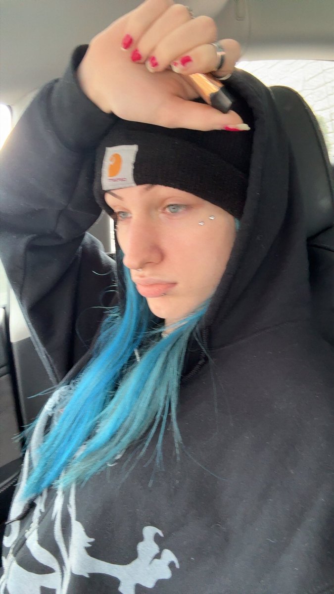 skylar athena tweet media
