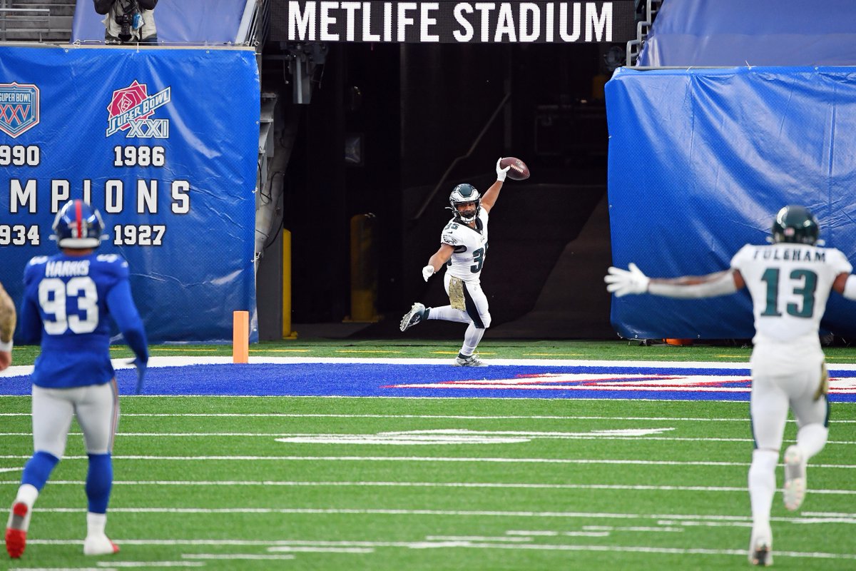 Crossing Broad tweet media