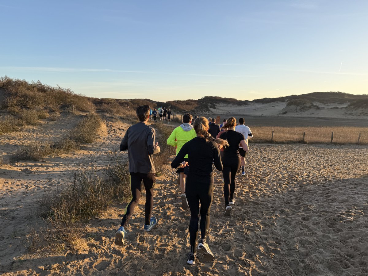 🄱🄰🅁🄴🄽🄳 tweet media