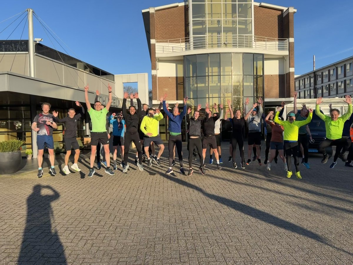 🄱🄰🅁🄴🄽🄳 tweet media