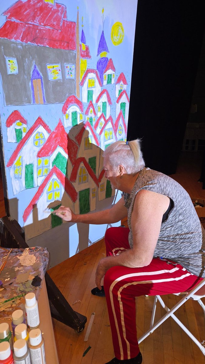 tymmoss's tweet image. Spent the day with

@Kittblessing

At Teaneck, NJ Middle School making the sets for tonight's performance of the musical Frozen.  

Great meeting the students and the staff. 

Let It Go, folks

#lifeoftym #gaymoviestar #lgbtactivist #nycentertainer 

@tymmoss